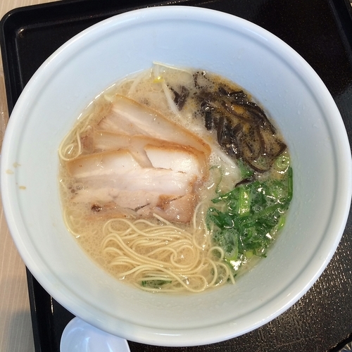 「白丸とんこつ　￥７８０」@RAMEN EXPRESS 博多一風堂 三井アウトレットパーク木更津店の写真