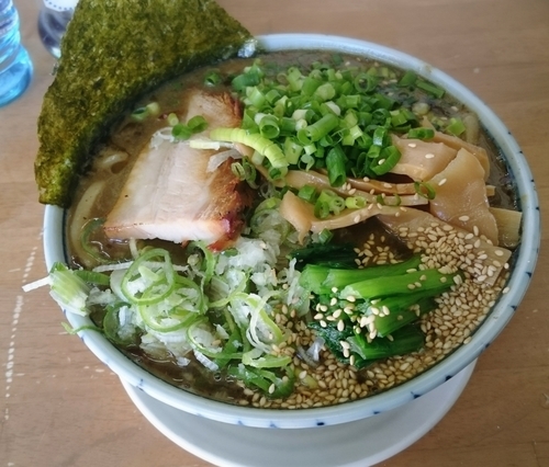 「トンコツラーメン 950円」@MENYA 食い味の道有楽の写真
