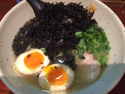 「塩岩のりらーめん」@信楽茶屋 横浜鶴見本店の写真