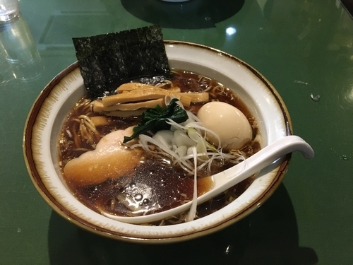 「鶏醤油ラーメン ＋ 半熟味玉 ＋ メンマ」@鳥七の写真