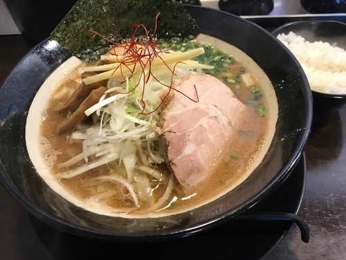「ニボ味噌ラーメン　750円　味玉クーポン　ライスサービス」@ラーメンスミスの写真