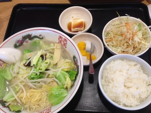 「野菜ラーメンと半ライス（ランチメニュー）」@名門餃子酒場の写真