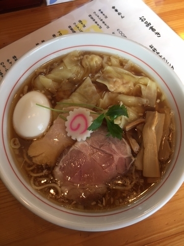 「ワンタン中華そば　750円　※半熟塩玉子サービス」@麺笑 コムギの夢の写真