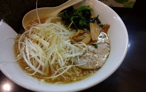 「白ネギラーメン」@横浜家系らーめん 幸家 勝どき店の写真