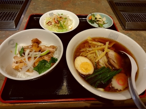 「日替ランチ(醤油ラーメン＋鶏丼)620円」@朝鮮飯店 高崎駅西口店の写真
