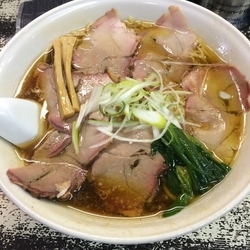 手打ちチャーシュー麺大盛り