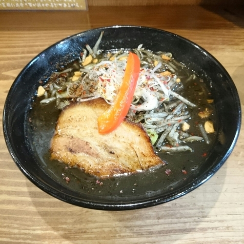「黒八味噌らーめん @890円(ランパスで@500円)」@春一家 三代目 麺宿の写真