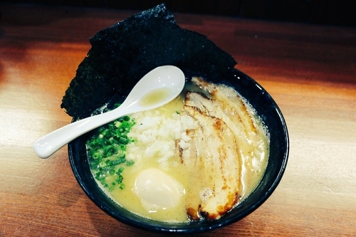 「特製塩鶏白湯ラーメン」@麺屋 要の写真