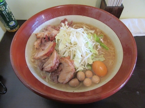 「大めんじろ（７８０円）＋麺増し＋豚マシ＋うずら＋味玉」@めんじろの写真