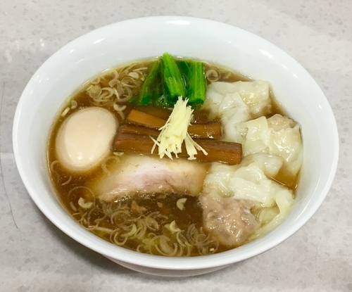 「煮干しを使った豚清湯ラーメン 醤油【限定】 特製 1200円」@ラーメン星印の写真