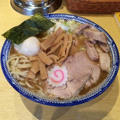 「味玉中華そば＋半チャーシュー　￥９５０」@くり山の写真