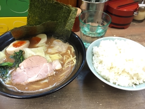 「熟成味噌ラーメン・コーン抜き（750円）+味玉（100円）+大ラ」@横浜らーめん 渡来武の写真