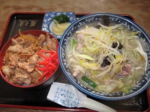「タンメンと焼肉丼　850円（ランチ）」@辰巳庵の写真