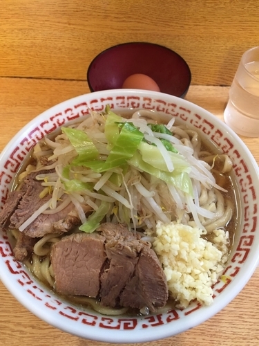 「小 ニンニク 野菜少なめ いい卵」@ラーメン二郎 環七新新代田店の写真