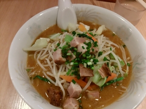 「濃厚味噌880円＋野菜」@さっぽろ 火武偉 恵比寿店の写真