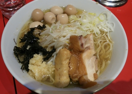 「【限定】鶏そば　塩＋うずら（5個）　700＋100円」@ラーメン二郎 西台駅前店の写真