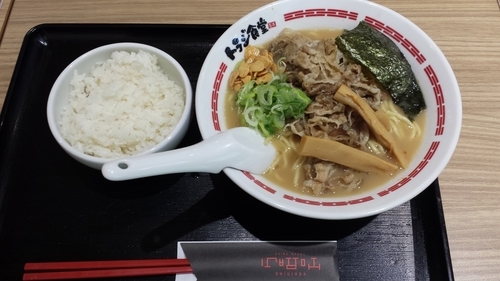 「牛バラ肉らーめん880円ライス中150円」@トラジ食堂 ららぽーと富士見店の写真