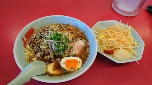 「黒ﾏｰ油焦がし醤油ﾗｰﾒﾝ(850円)+ﾈｷ(160円)」@山岡家 狭山店の写真