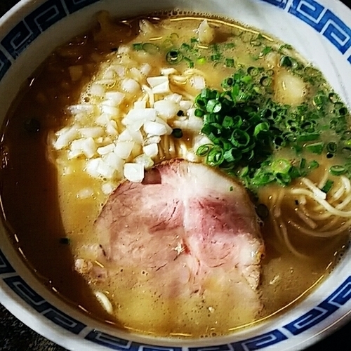 「牛骨煮干しラーメン ７５０円」@椿姫苑の写真