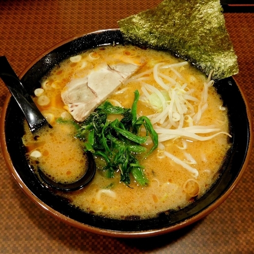 「みそラーメン(730円)+麺柔らかめ・その他普通」@横浜家系ラーメン 府中家の写真