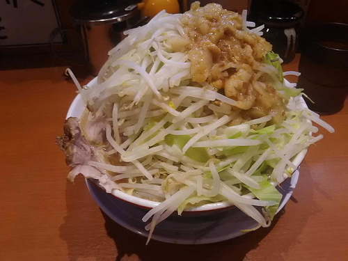 「らーめんヤサイ増しアブラチョイ780円」@らーめん男盛 本店の写真