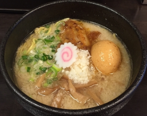 「中華そば(元祖！和歌山ラーメン)600円+味玉100円+ニンニク」@煮干し中華そば 津多屋の写真