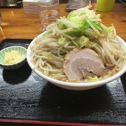 醤油野菜ダブル脂ダブル、ニンニク別皿中盛