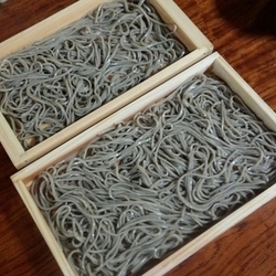 板そば大盛り300ｇ950円