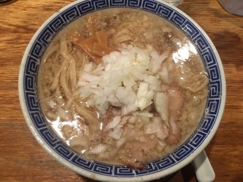 「背脂煮干しラーメン750円、生姜醤油ラーメン750円（限定）」@神保町 可以の写真