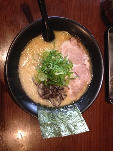 「豚骨ラーメン」@細麺屋 くわとろの写真