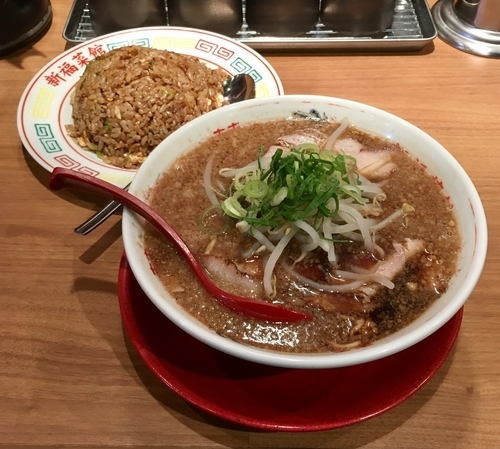 「コク旨中華そば(並+並セット)」@新福菜館 伊勢佐木町店の写真