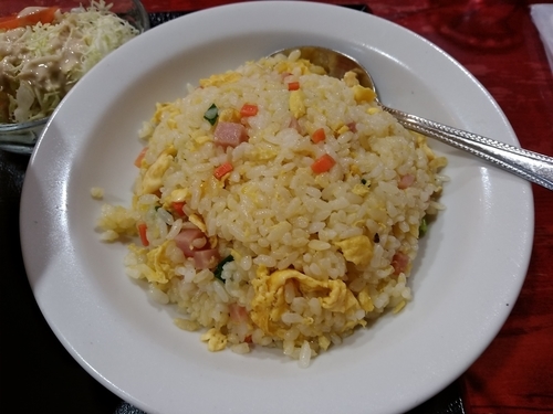 「Ａランチ(醤油ラーメンと半チャーハンのセット)780円」@中国本場的料理 華龍飯店 高崎モントレー店の写真