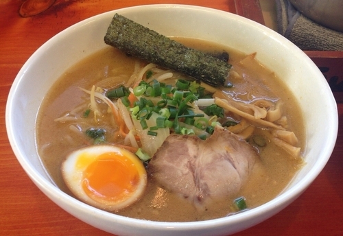 「黄金味噌らーめん(しょうが風味)+半ライス」@らあめん 美春 桜川店の写真