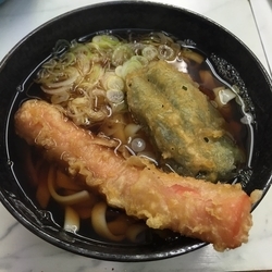 ソーセージ天（￥400）＋ピーマン天（￥60）