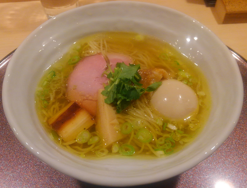「塩らぁ麺 彩味卵の味玉」@赤羽 山雄亭の写真