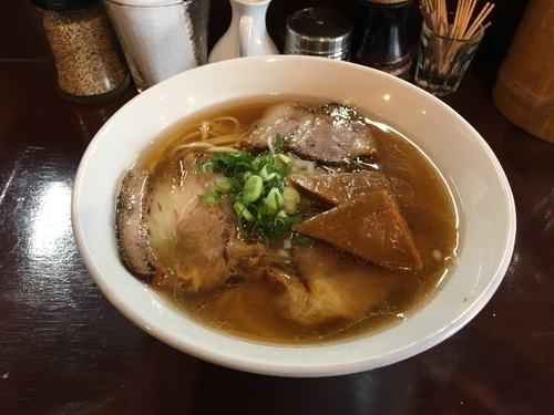 「牛出汁中華そば   750円」@らーめん 五ノ神精肉店 煮干し編の写真