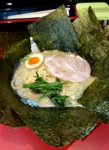 「塩とんこつラーメン680円」@横浜家系ラーメン 並木家の写真