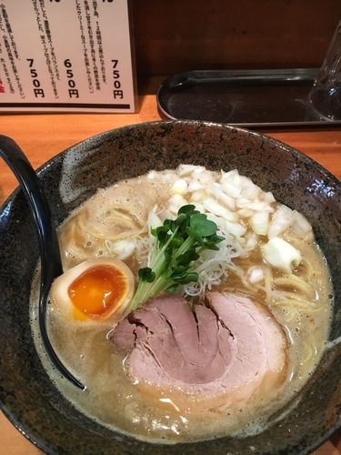 「濃厚らーめん￥750」@みつ星製麺所 西中島店の写真