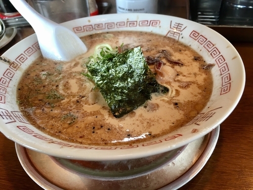 「豚骨醤油ラーメン(カタメ)¥500+替玉(普通)¥50」@十七代目 哲麺 小平店の写真
