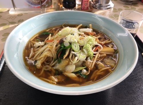 「肉野菜ラーメン」@ラーメン横丁の写真