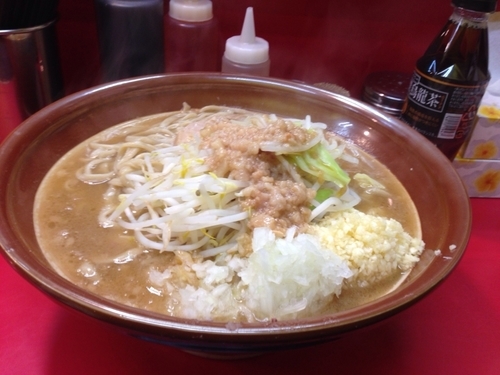 「大ラーメンニンニクアブラタマネギ」@豚ラーメン 蕨店の写真
