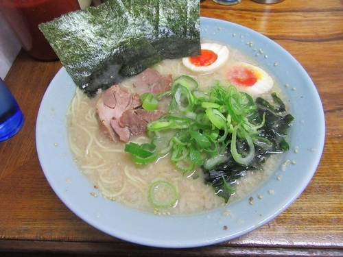 「塩ラーメン＋味玉（４９０＋６０＝５５０円）」@ラーメンショップ 牛久結束店の写真