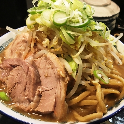 「【限定】豚そば(300g;ヤサイ増し)」@特級鶏蕎麦 龍介の写真