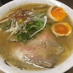 蟹塩そば750円、味玉100円