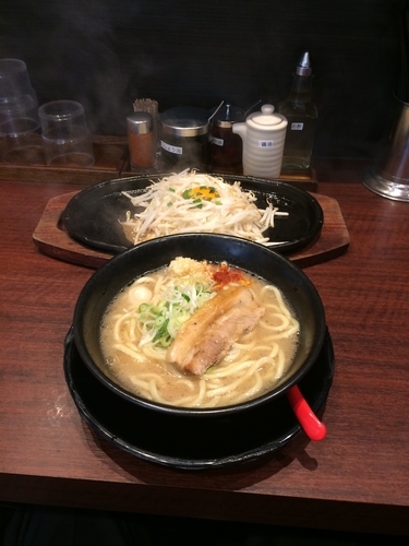 「ラーメン 太麺」@銀次郎 みなと店の写真