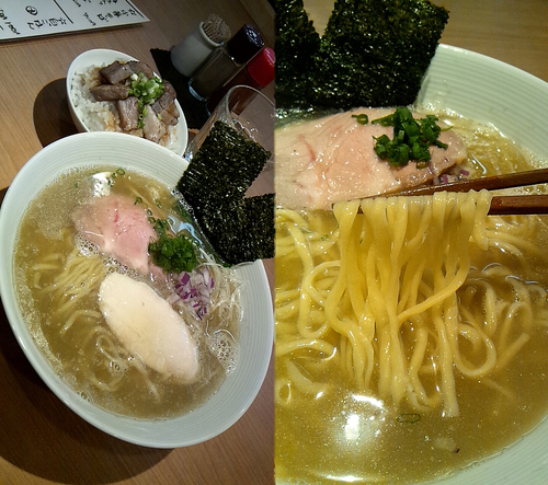 「『煮干しソバ(平打麺)+ブタめし 小(￥700+150)』」@mojamojaの写真