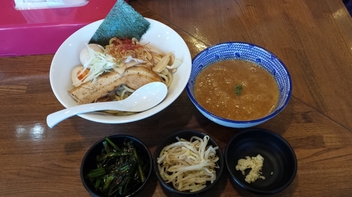 「辛つけ麺800円ラーパス味玉」@つけめん たまの写真