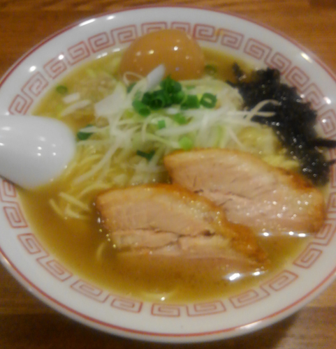 「煮干そば(白醤油) 並 味玉」@煮干中華そば専門 煮干丸の写真