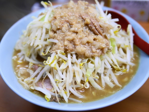 「中ラーメン 麺300g ヤサイ普通＋脂増し」@立川マシマシ 5号店の写真