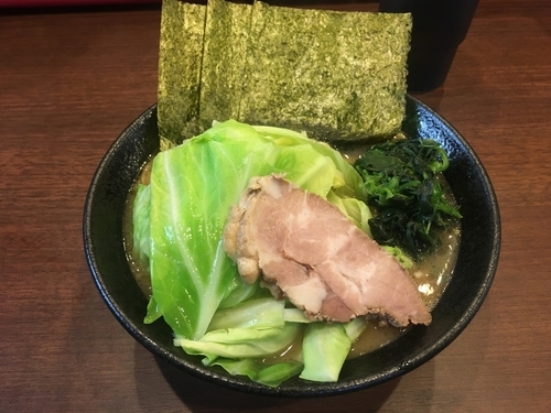 「ラーメン＋クーポンキャベツ」@弐七家の写真